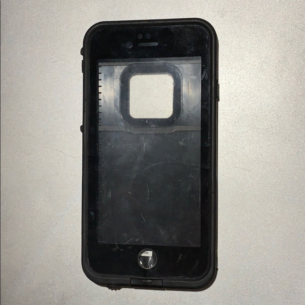 iPhone 6/6s black lifeproof case